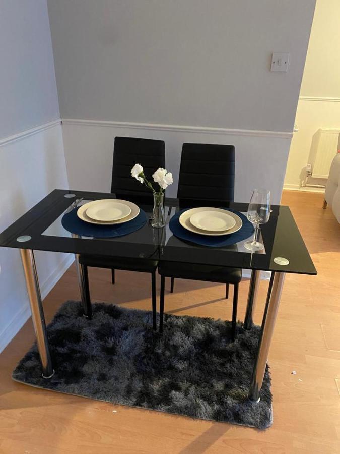 2 Bedroom Lovely Apartment In Woolwich Londyn Zewnętrze zdjęcie